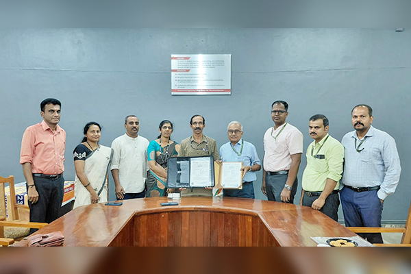 Traffic Signals  Division of KELTRON signed an MoU with Govt Engg. college Bartonhill